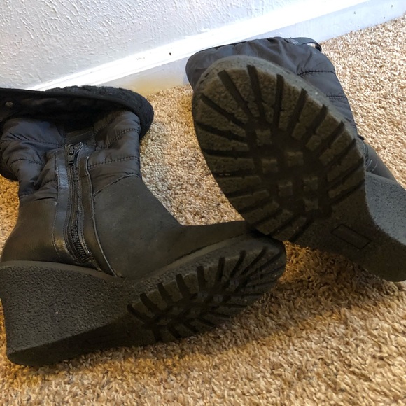 Black boots - Picture 1 of 4